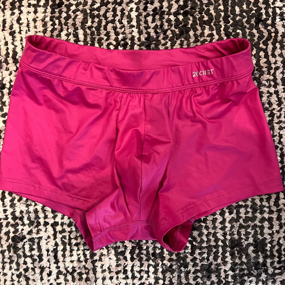 MOOD NO SHOW TRUNKS IN SIZE SMALL IN COLOR-WAY FUSHIA PINK